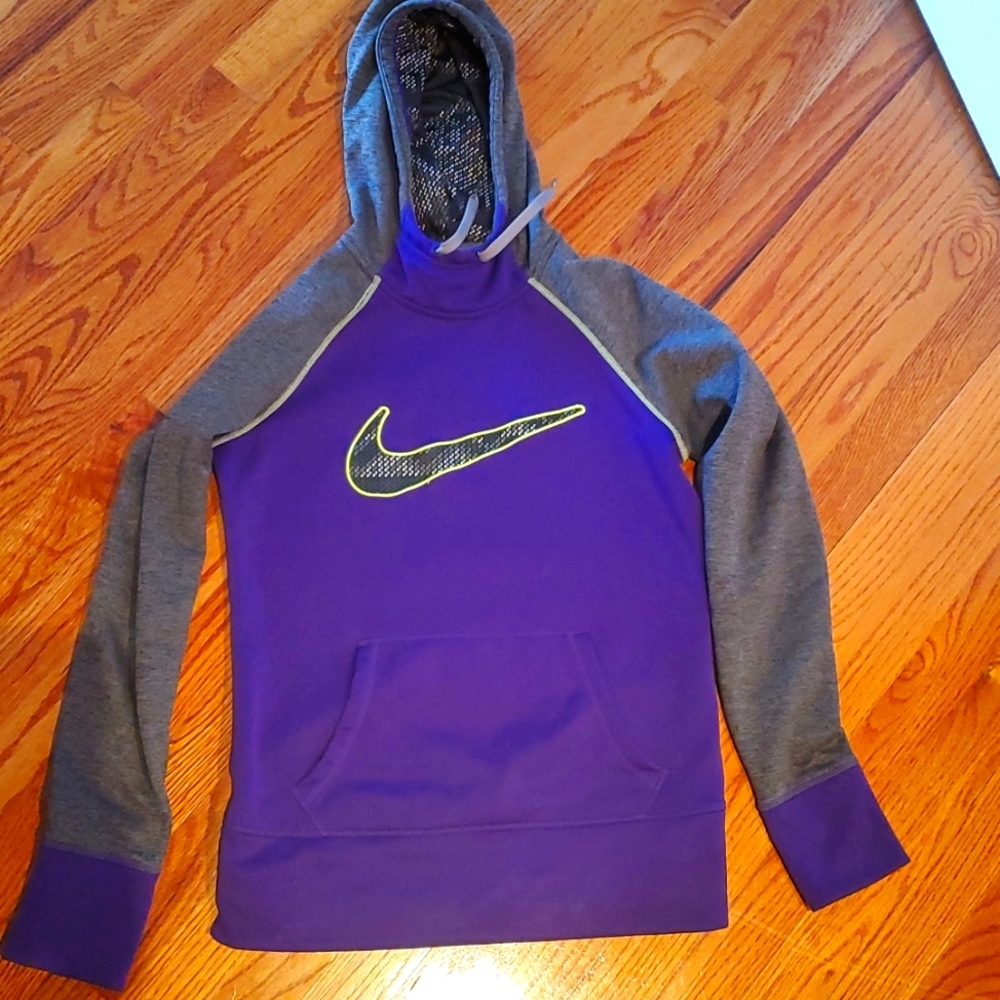 Girls Nike sweatshirt Therma-fit